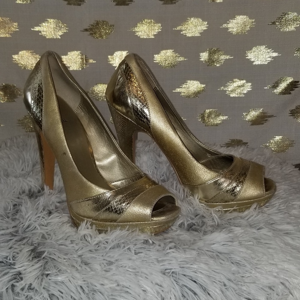 Heels - Picture 2 of 2
